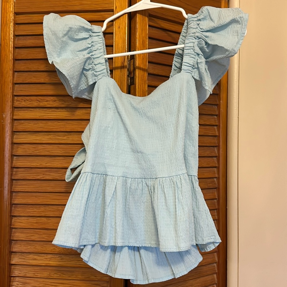 Baby blue puffy sleeve top